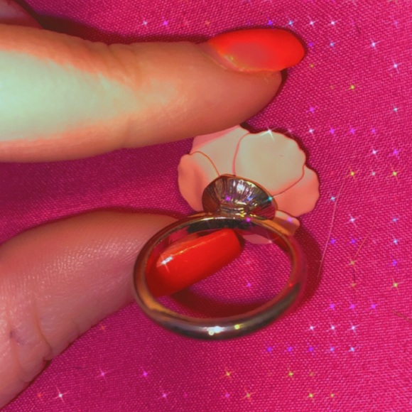 GOLD FLOWER RING!! (BRAND NEW) (dipped gold) - Picture 3 of 4